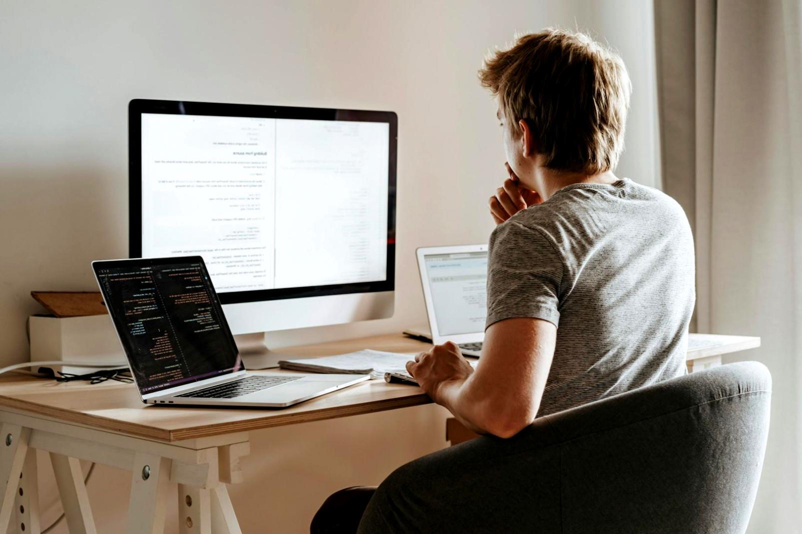 Mobile app testing environment showing debugging process